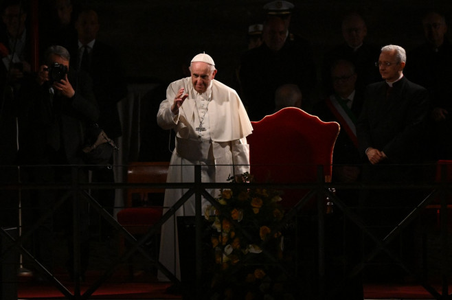 Paștele Catolic de anul acesta marchează reîntoarcerea procesiunii "Drumul Crucii" la Colosseumul din Roma