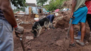 distrugeri dupa inundatii in africa de sud