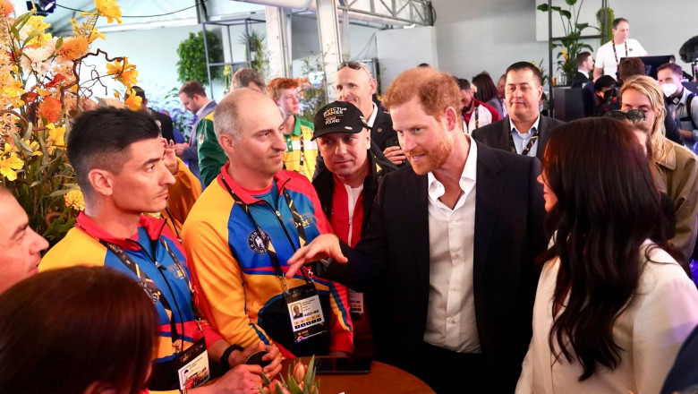 Prințul Harry și Meghan Markle au stat de vorbă și cu militarii români din Invictus Games Echipa Romaniei.