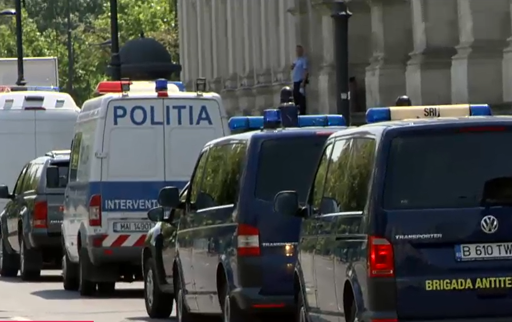 O geantă în care s-ar afla un obuz a fost găsită pe o stradă din București