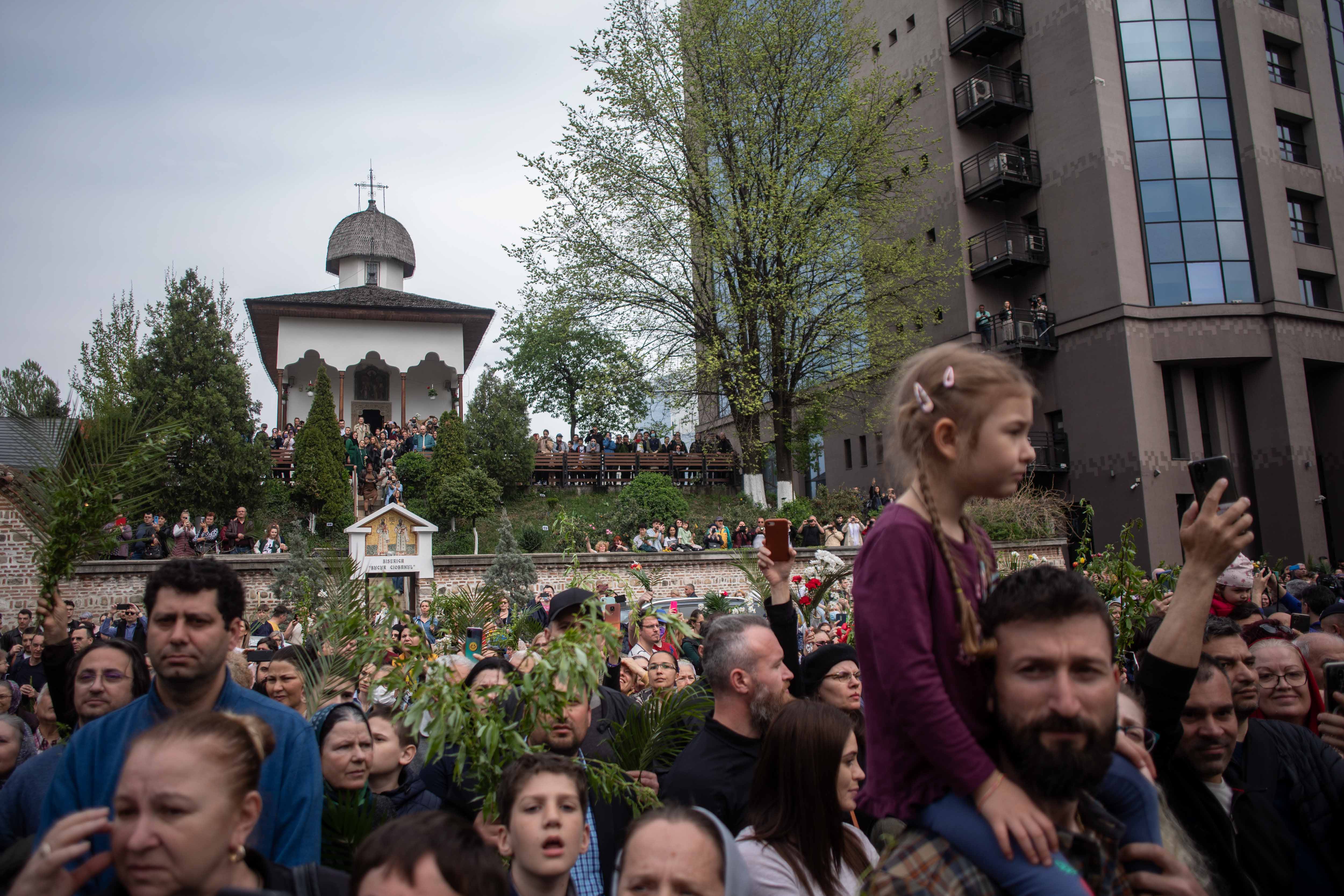 Mii de oameni au luat parte la pelerinajul de Florii din Capitală, organizat după doi ani de restricții