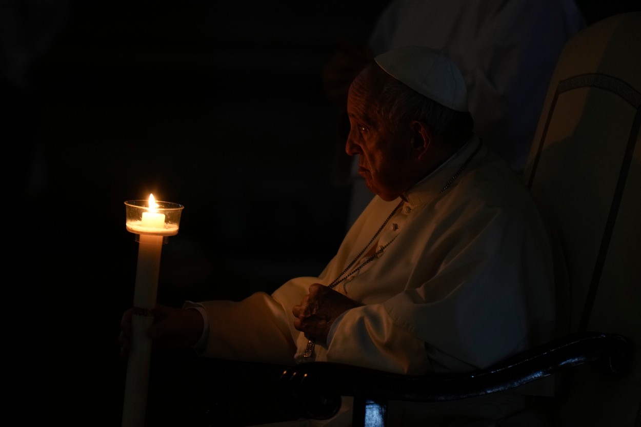 Paștele Catolic 2022. După doi ani, slujba de Înviere se desfășoară fără restricții. Papa a spus în ucraineană „Hristos a înviat!”