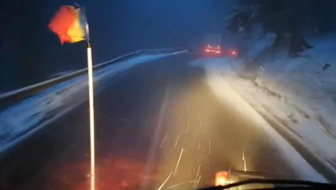 VIDEO Ninsori abundente în centrul țării, de Florii. Se circulă cu greutate pe mai multe șosele