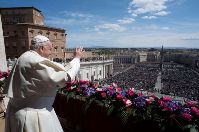 papa francisc in piata sfantul petru de la vatican