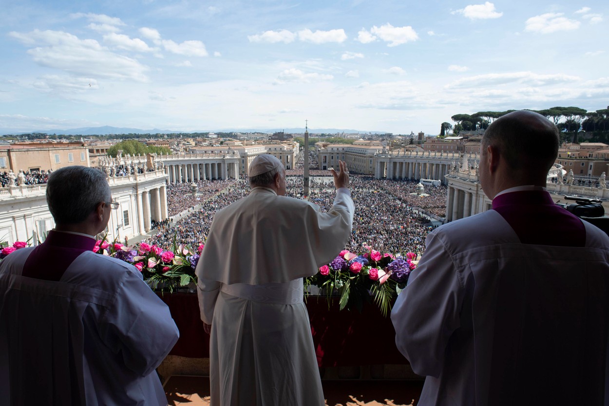 Papa Francisc, în fața celor 50.000 de oameni din Piaţa Sfântul Petru de la Vatican: „Am văzut prea mult sânge, prea multă violenţă”
