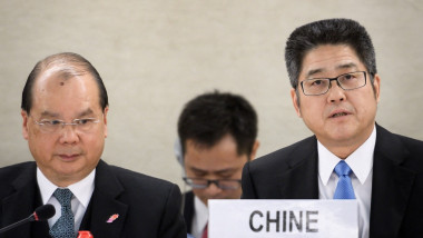 viceministrul chinez de externe Le Yucheng si alti diplomati chinezi