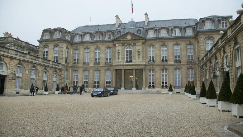 Furt în fieful lui Macron. Un majordom de la Palatul Elysee este acuzat că a sustras tacâmuri de argint în valoare de 40.000 de euro