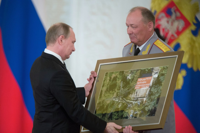 President Vladimir Putin presents state awards to officers who took part in counter-terrorism operation in Syria