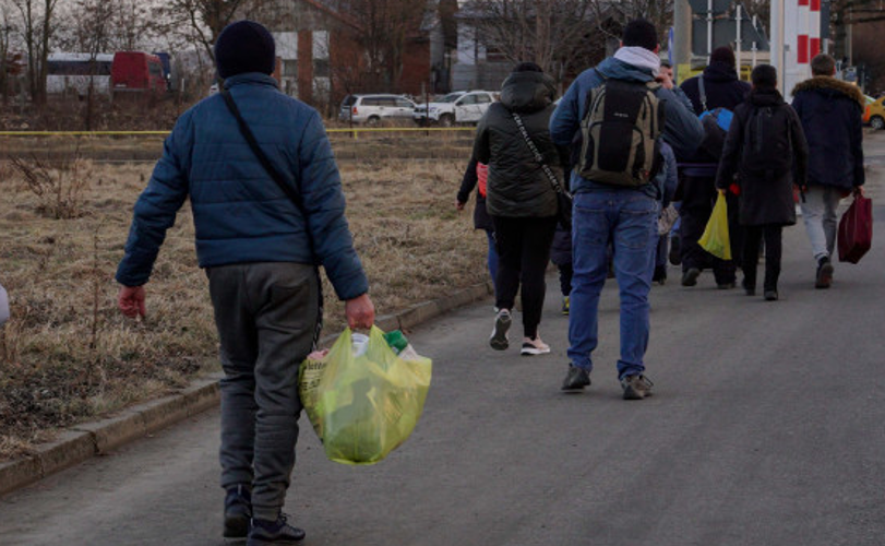 De la începutul războiului, 2.200 de bărbaţi recrutabili au fost împiedicaţi de autorităţile ucrainene să treacă frontiera