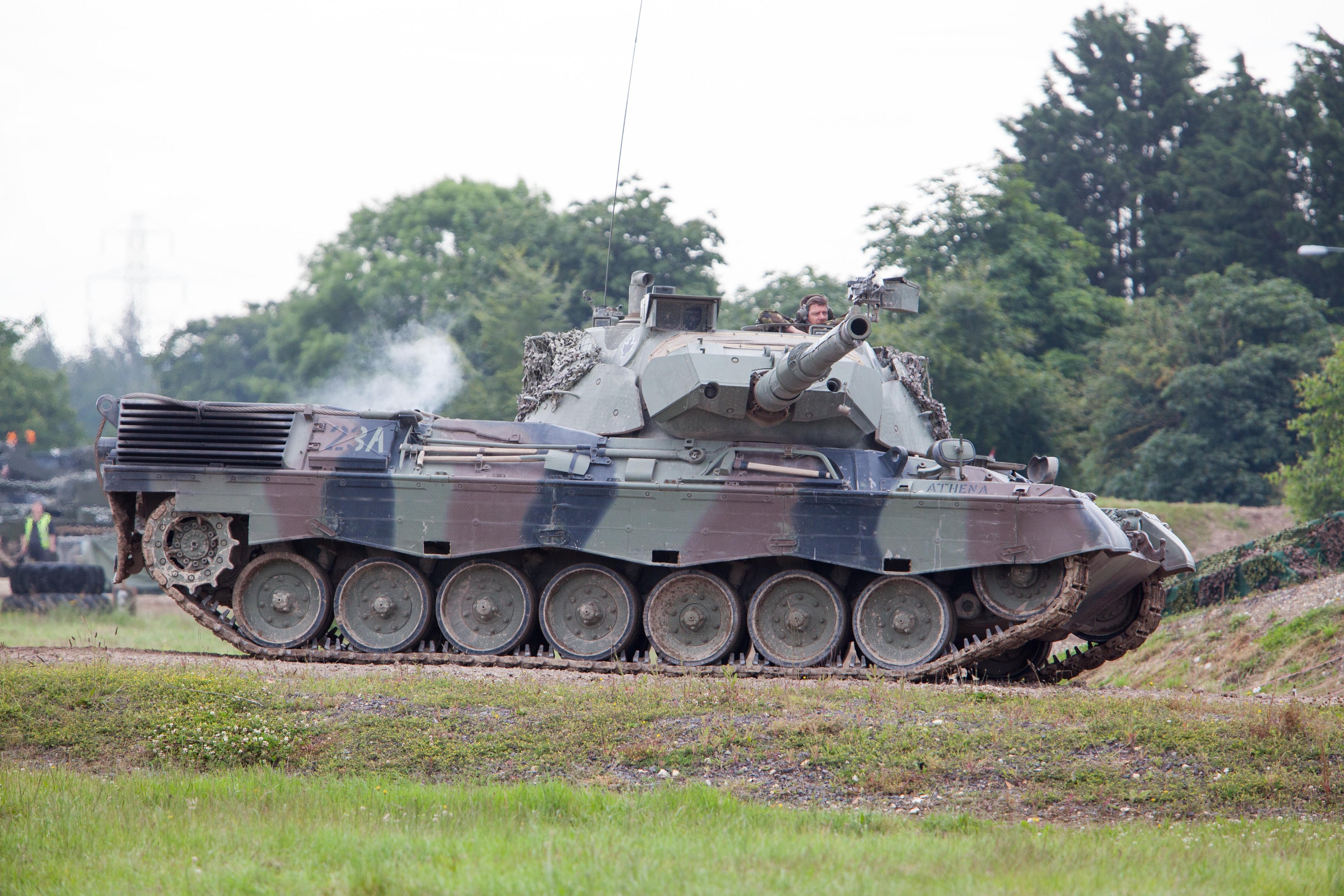 Compania germană Rheinmetall vrea să livreze Ucrainei 50 de tancuri Leopard