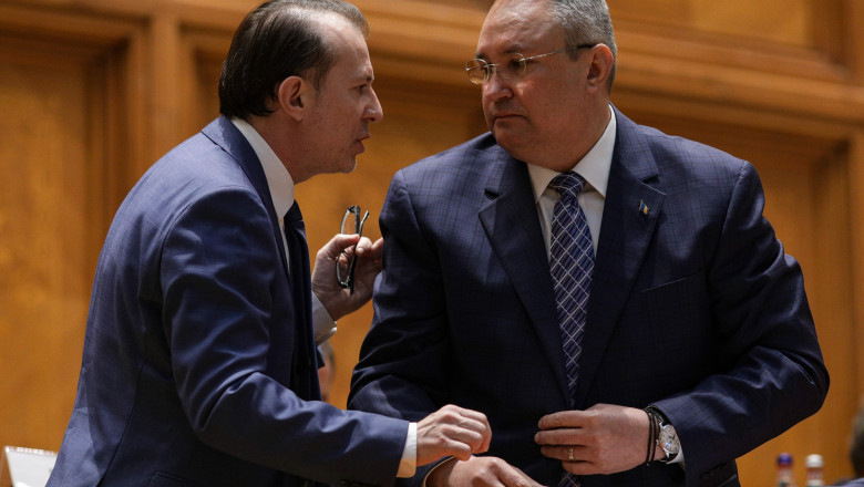 Florin Cîțu și Nicolae Ciucă vorbesc in plenul parlamentului