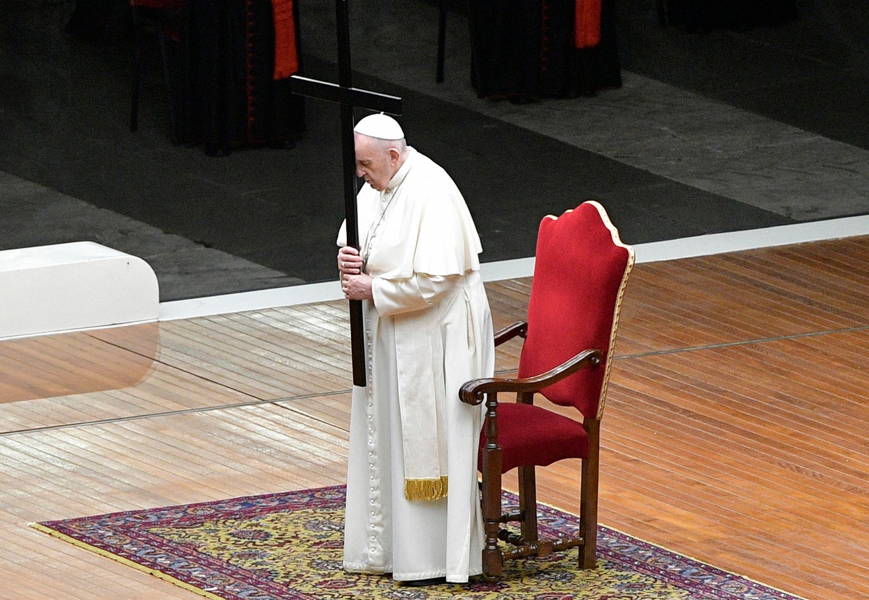 Ucrainenii cer Vaticanului să-i excludă pe ruși de la procesiunea Papei Francisc din Vinerea Mare