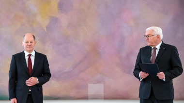 Președintele Germaniei, Frank-Walter Steinmeier, și cancelarul german, Olaf Scholz.