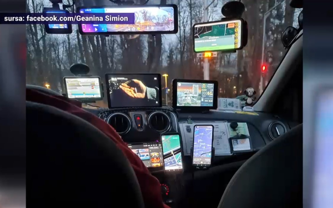 Cu ce își ocupă timpul taximetriștii aflați la volan? Unul a fost filmat când juca la păcănele, altul avea pornite 10 ecrane pe bord