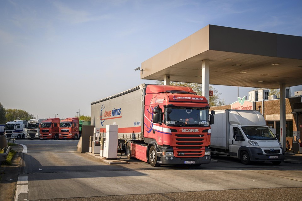 Un român și-a făcut plinul la TIR de 262 de ori și n-a plătit niciodată, în Belgia
