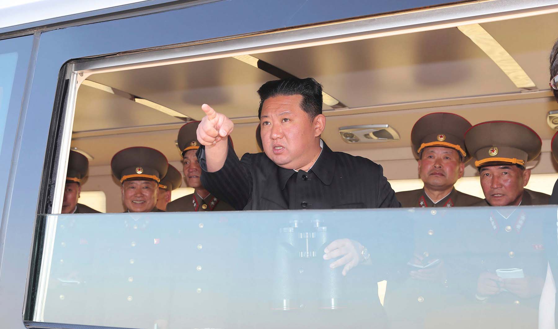 Coreea de Nord a lansat „un proiectil neidentificat”. Testul, un posibil mesaj al lui Kim Jong Un pentru noul preşedinte sud-coreean