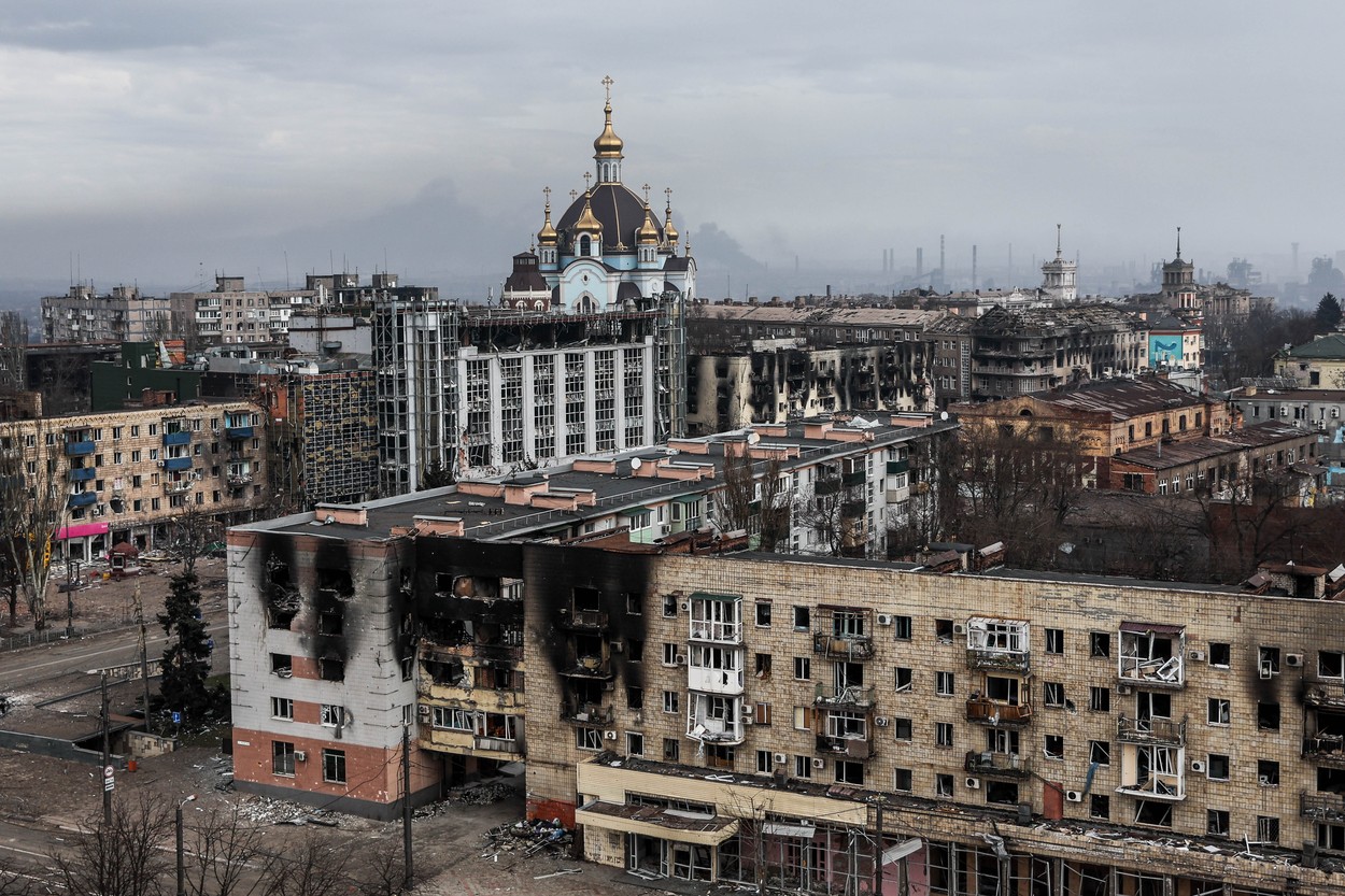 VIDEO. Miracolul din ziua de Paște, în Mariupol. O biserică a rămas în picioare, într-un cartier distrus de bombardamente