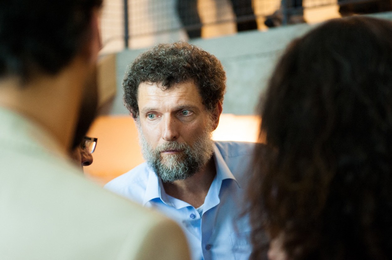 Filantropul turc Osman Kavala a fost condamnat la închisoare pe viaţă pentru că „a încercat să răstoarne guvernul de la Ankara”