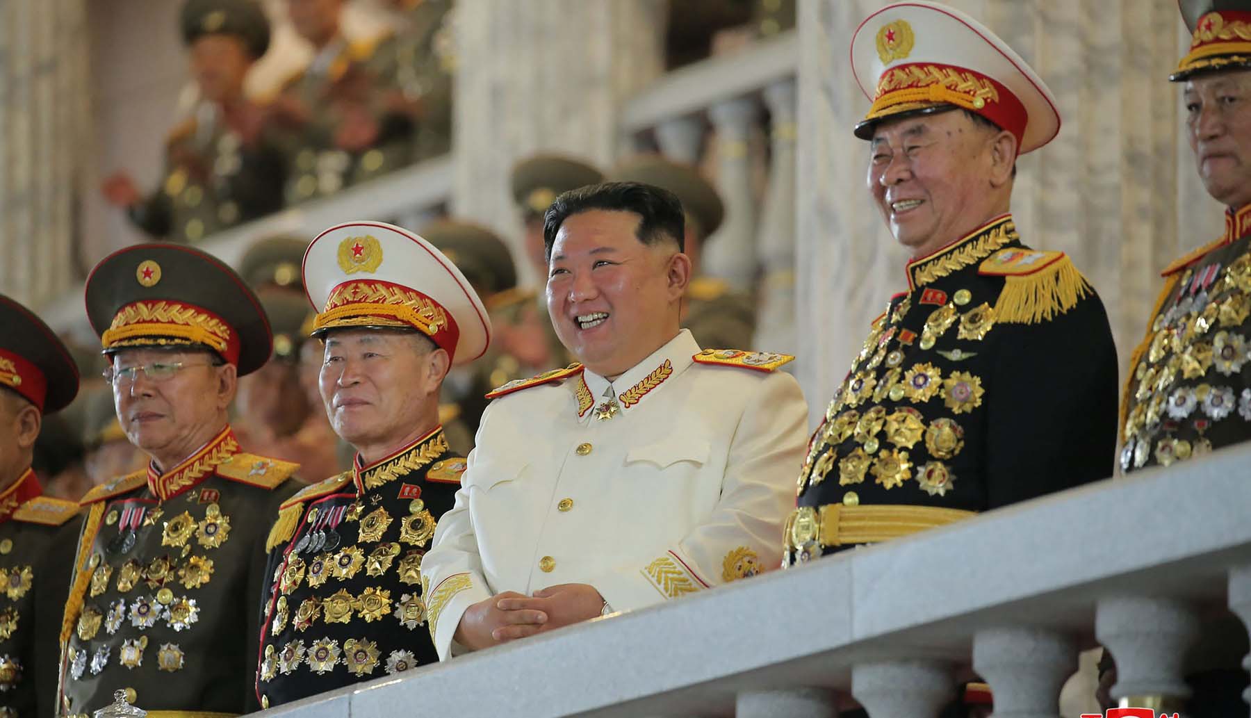 Paradă militară grandioasă în Coreea de Nord, la 90 de ani de la fondarea armatei. Kim Jong Un promite să accelereze programul nuclear