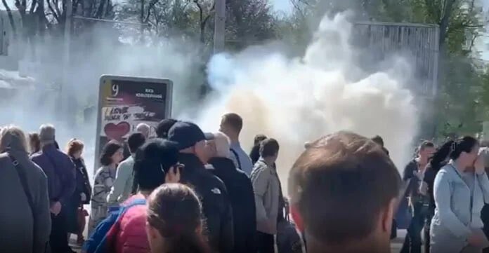Rușii au tras în ucrainenii care au ieșit să protesteze în Herson împotriva ocupației