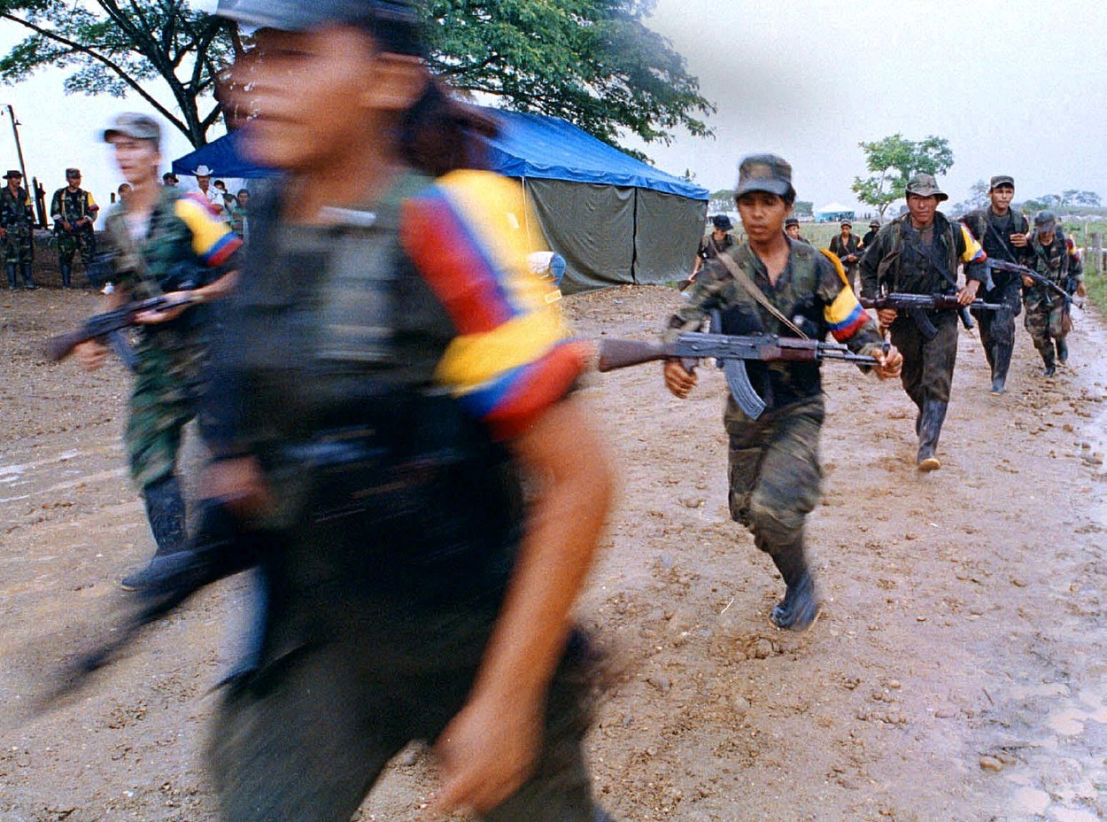 Crime de război recunoscute de soldații columbieni: au ucis civili și au spus că sunt rebeli FARC ca să ofere cifre bune conducerii
