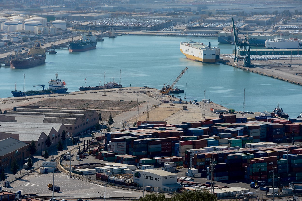 Spania a depistat o navă malteză care transporta marfă preluată de pe un vas al Rusiei, interzis în porturile europene