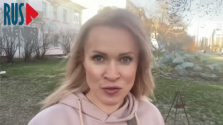 O jurnalistă din Rusia a fost arestată pentru că a relatat în luna martie despre atacul asupra teatrului din Mariupol
