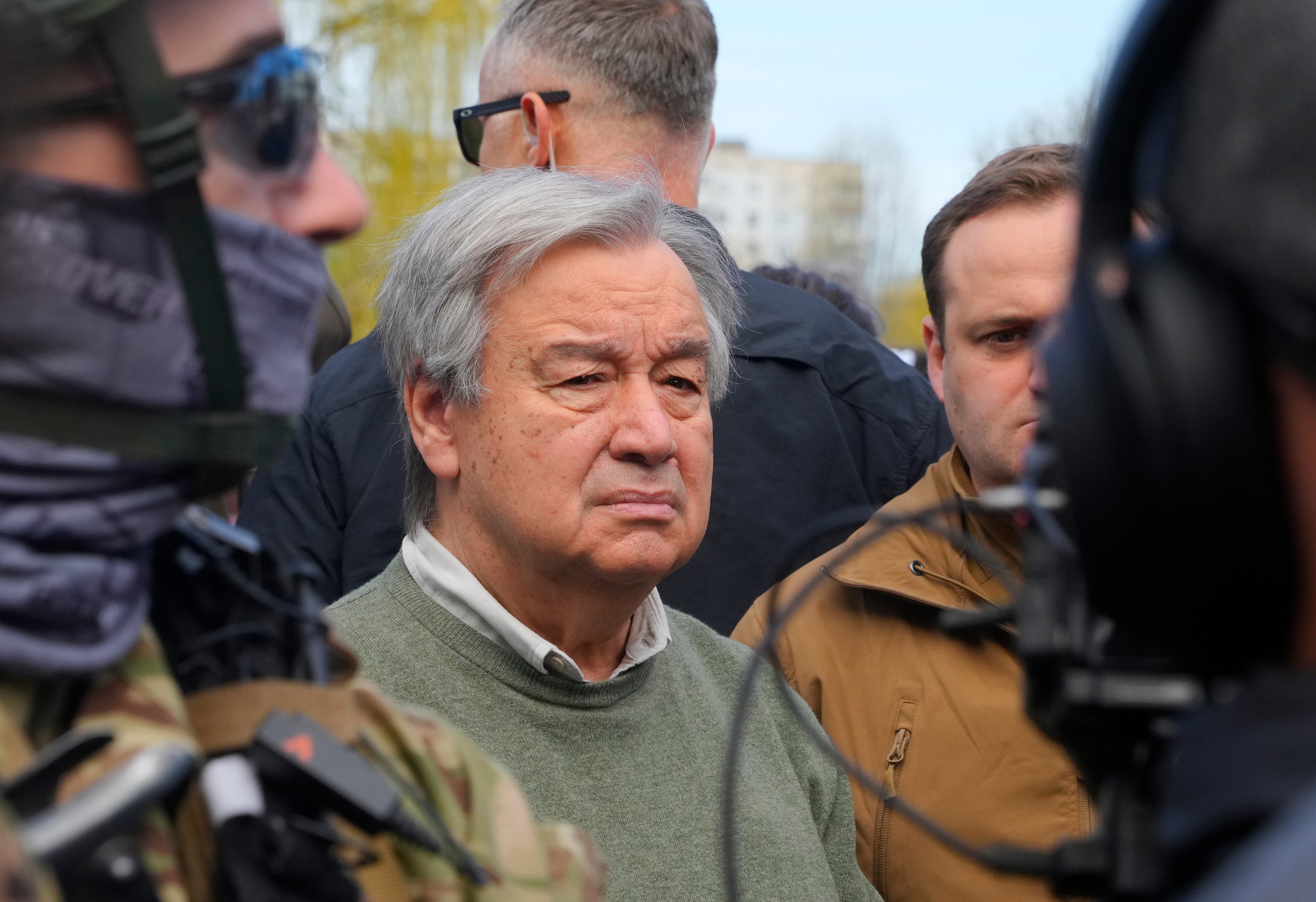 Șeful ONU, vizibil marcat la Bucha și Borodianka: Un război e o absurditate în secolul XXI. Îmi imaginez familia în aceste case