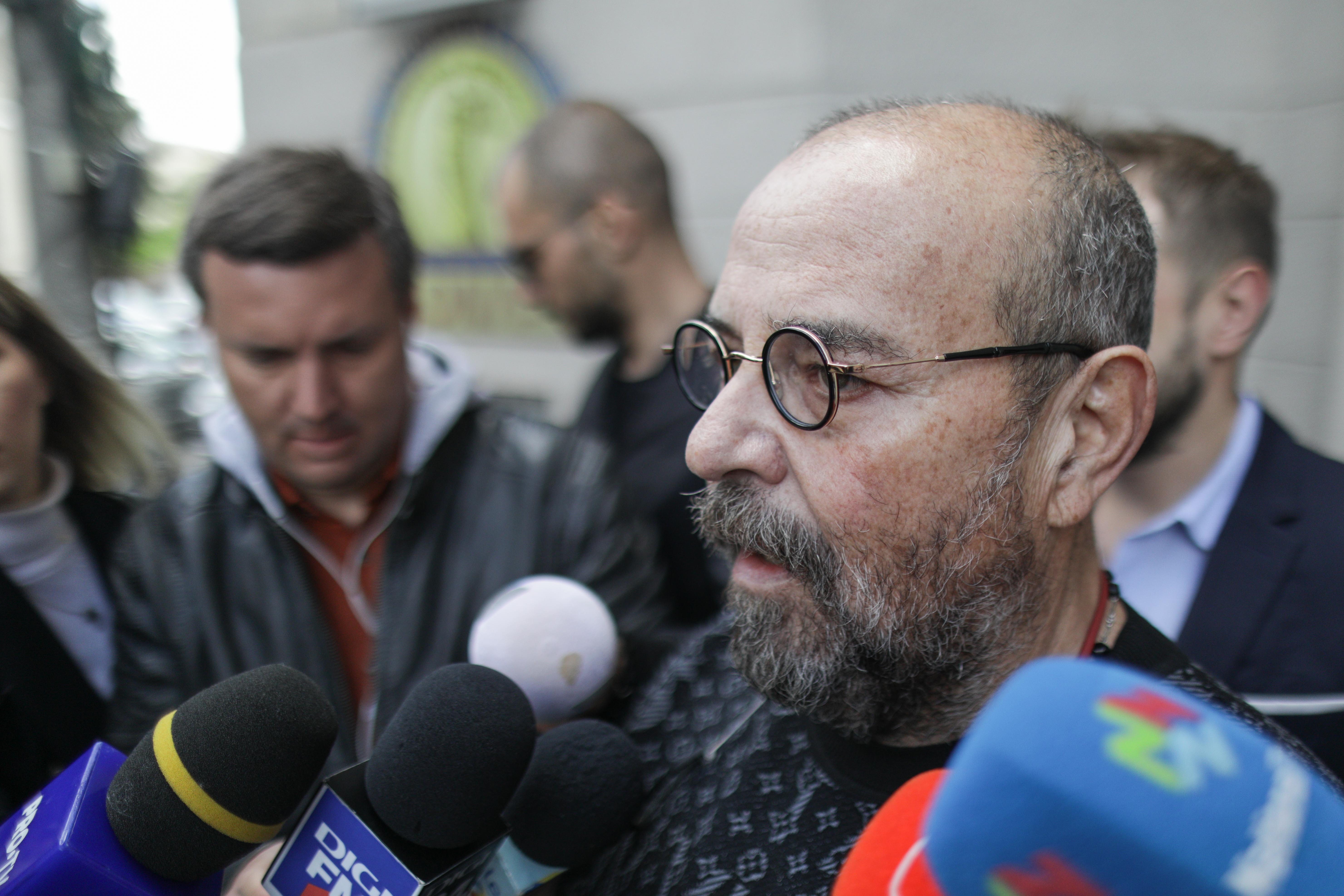 Piedone spune că „zeci de copaci” au fost doborâți de furtună și îi cere lui Nicușor Dan să aprobe tăierea arborilor uscați