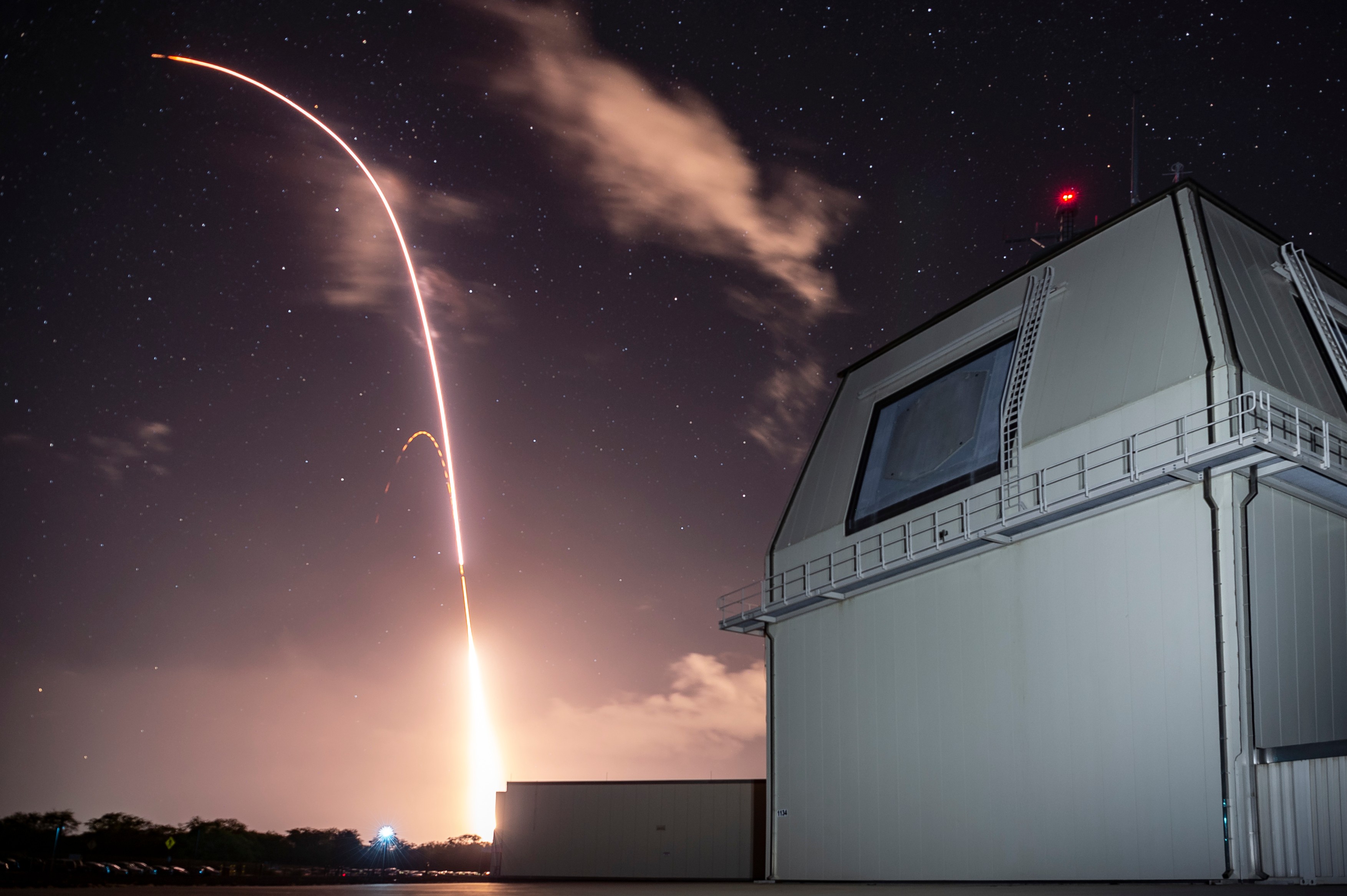 Guvernul SUA renunță la testarea de noi arme antisatelit. Americanii au testat prima astfel de armă în 1985