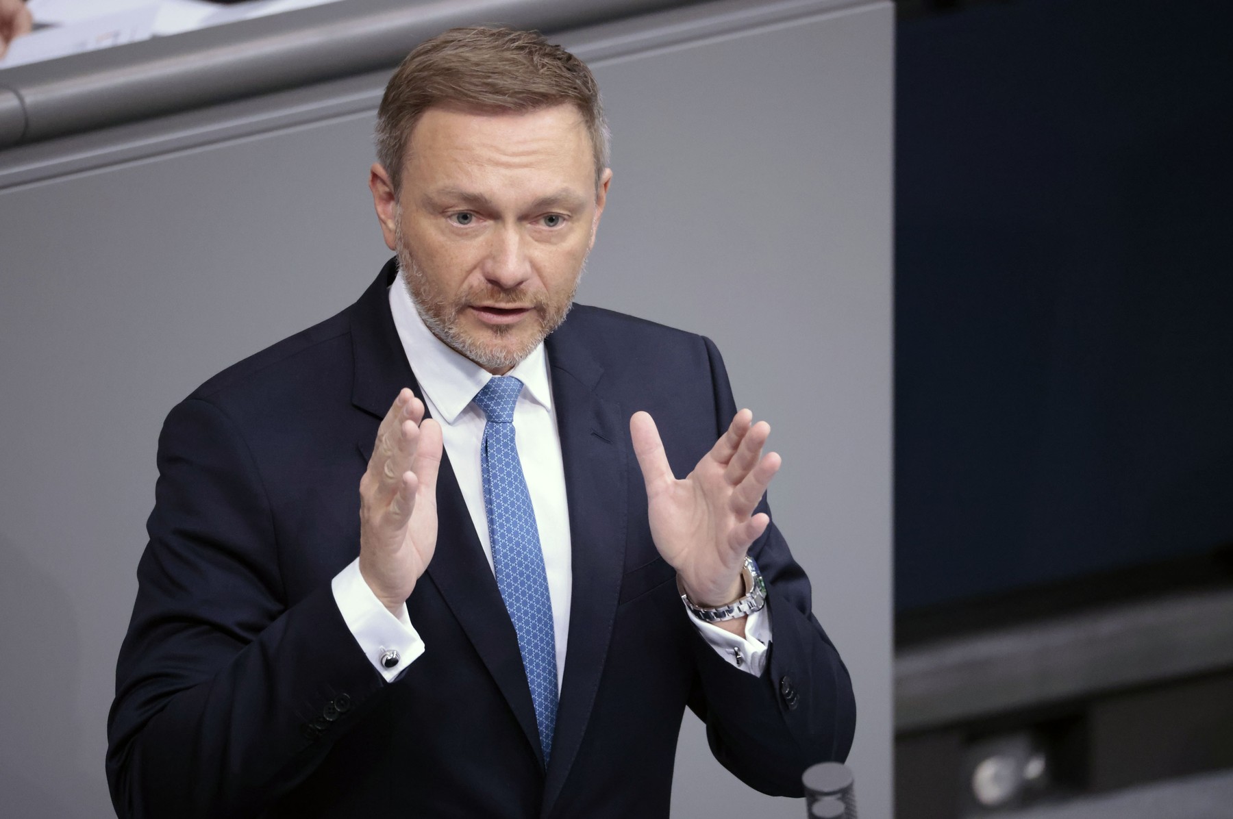 Germania exclude o oprire imediată a importurilor de petrol din Rusia: „Trebuie să fim răbdători”