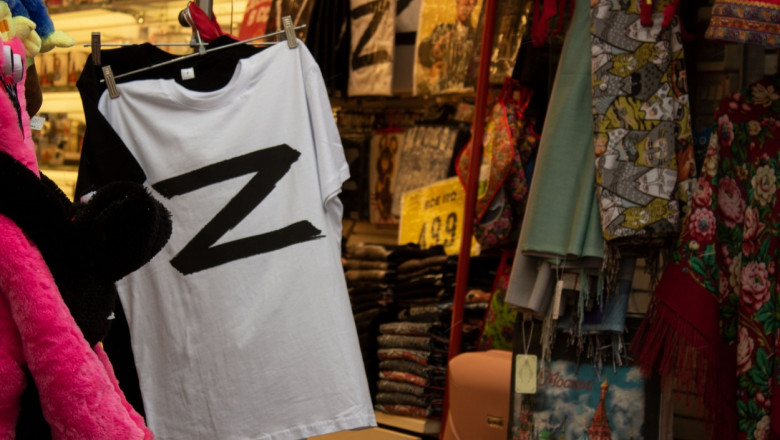 Litera Z pe un tricou.
