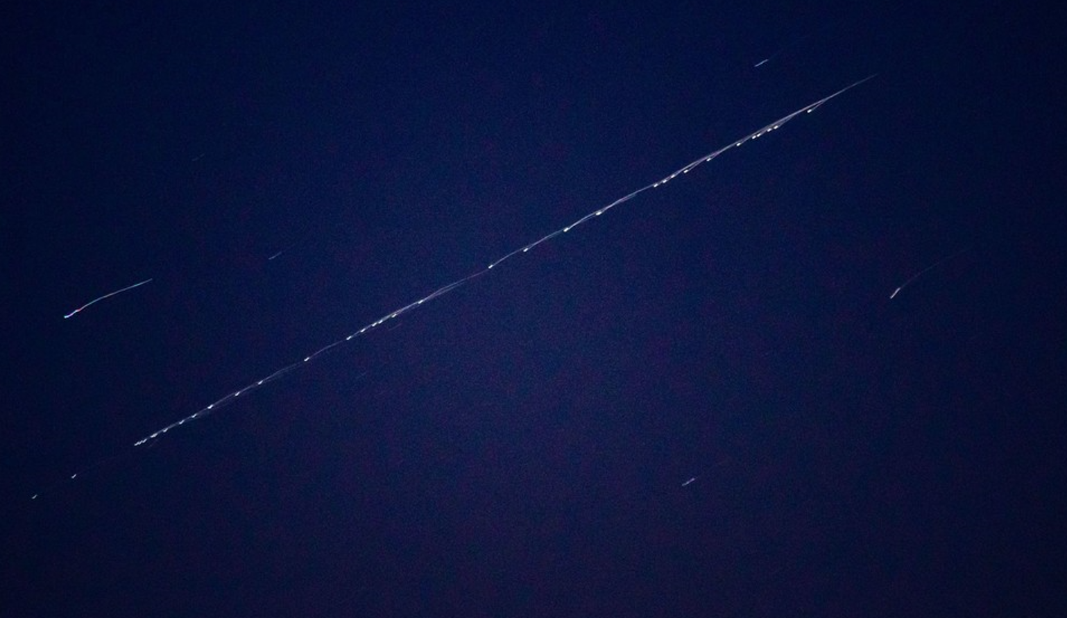 Elon Musk trimite terminale Starlink în Iran, în timp ce guvernul de la Teheran restricționează accesul la internet