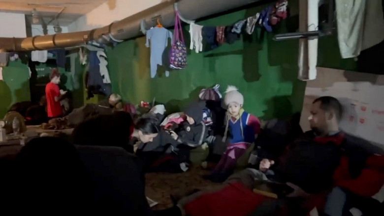 Civili adăpostiți în fabrica Azovstal din Mariupol
