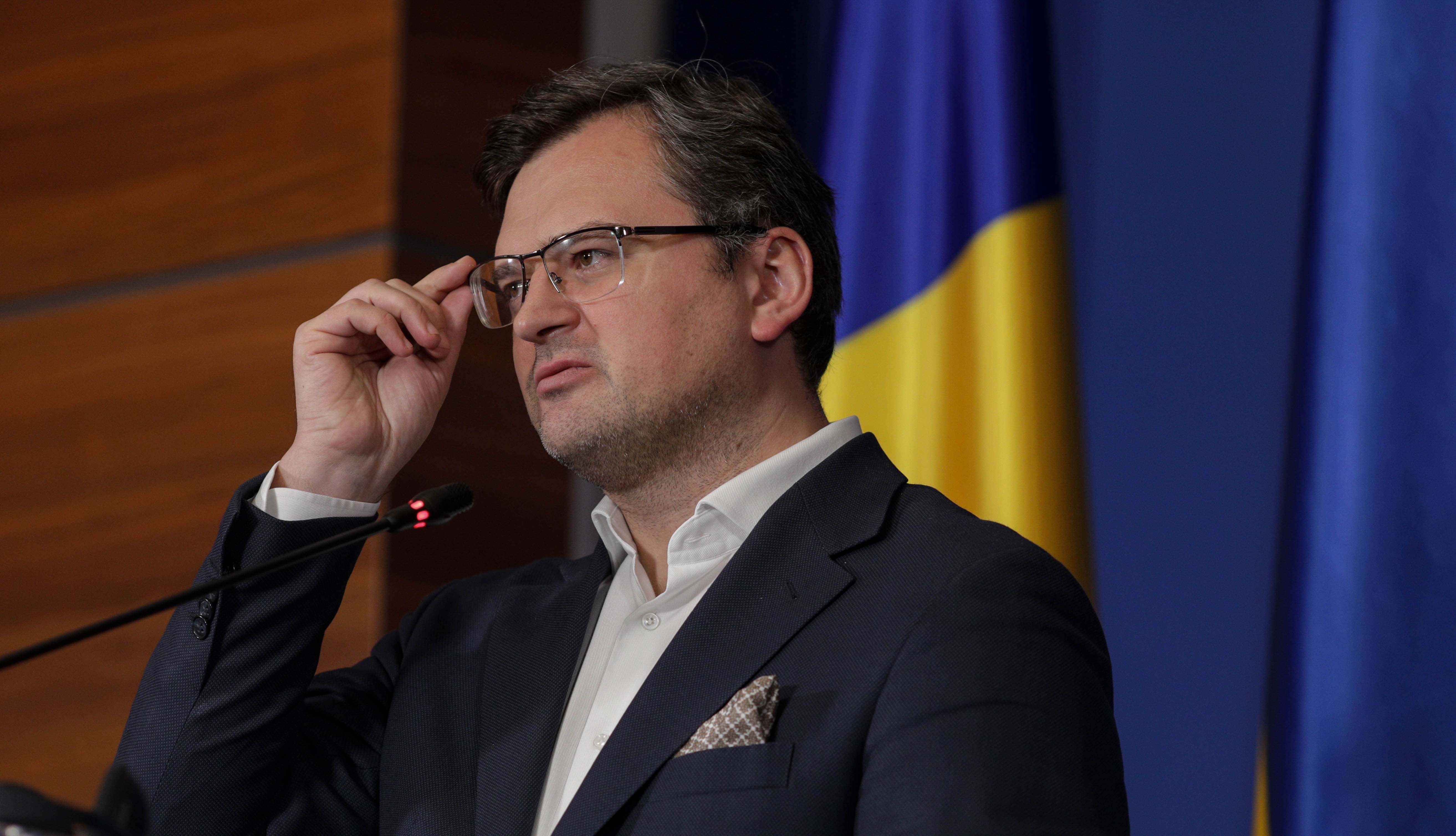Ministrul ucrainean de externe s-a întâlnit cu omologii din NATO, în pofida veto-ului Ungariei. Ce formulă a fost găsită