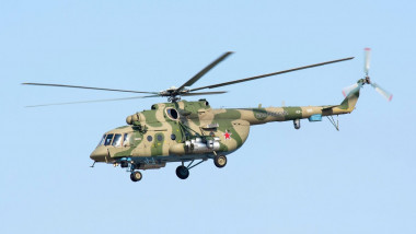 Elicopter rusesc Mi-17 în zbor.