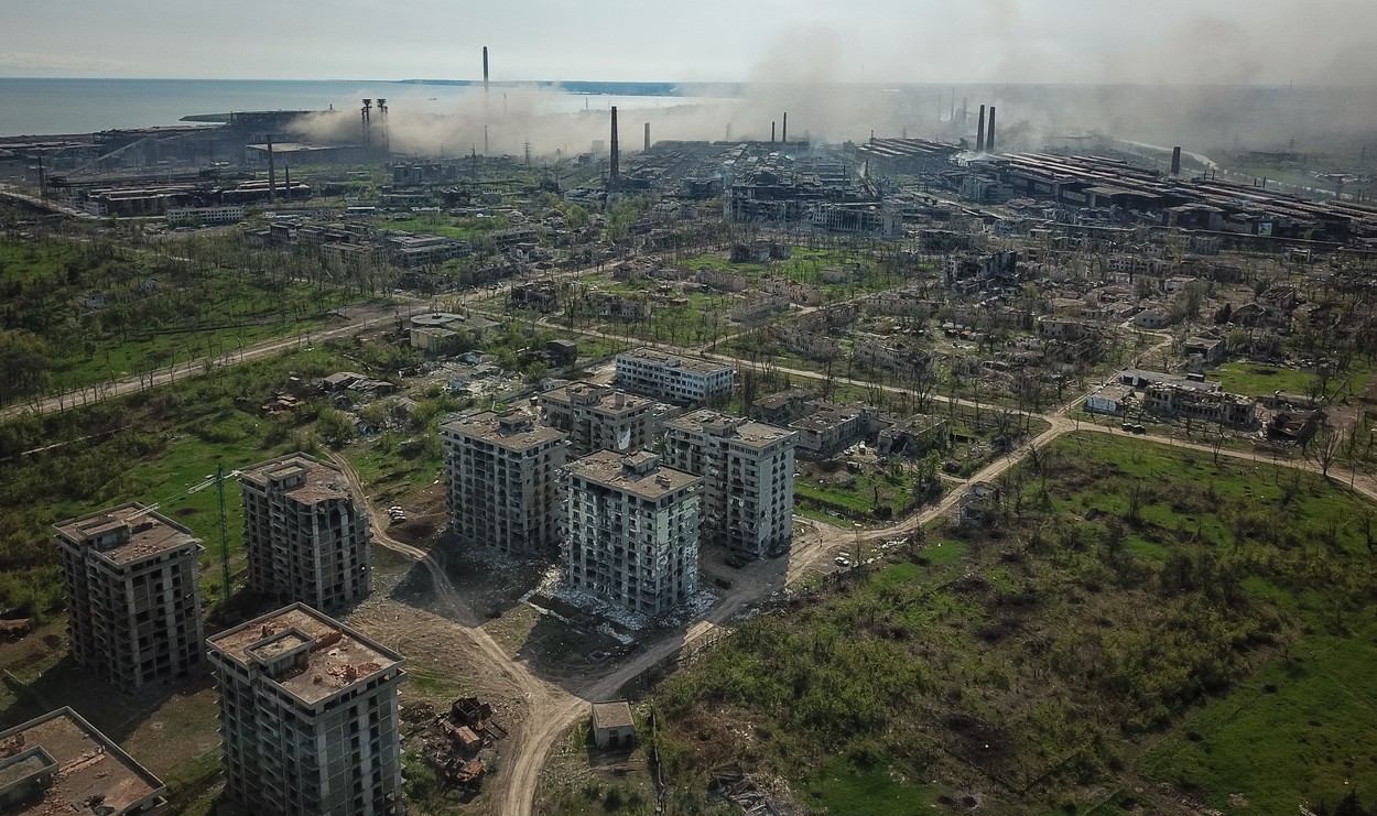Război în Ucraina. Zelenski a vorbit cu Boris Johnson despre noi livrări de armament. ONU încearcă să evacueze civilii din Azovstal
