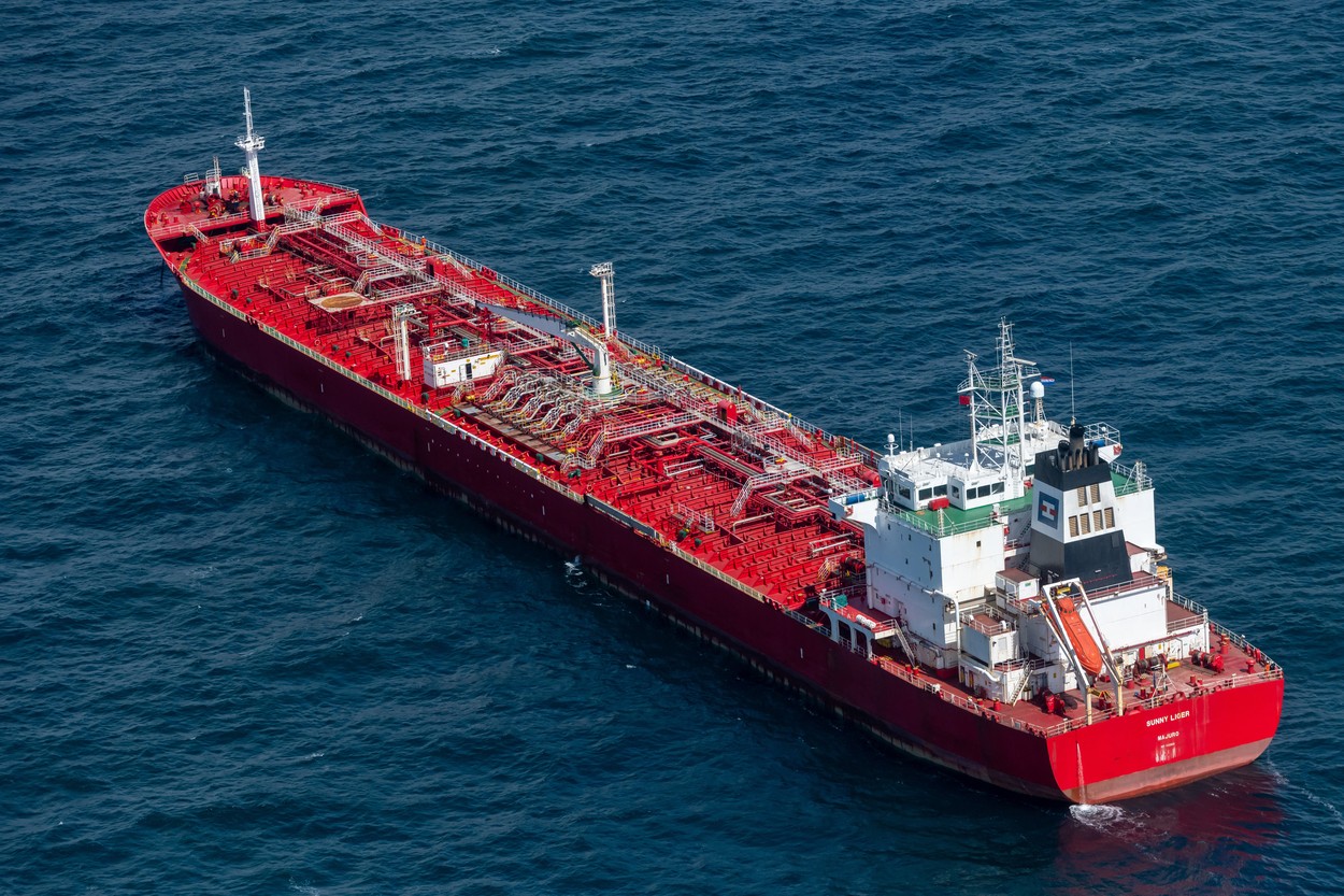 Bloomberg: Măsurile prin care UE vrea să dea o lovitură exporturilor globale de petrol ale Rusiei
