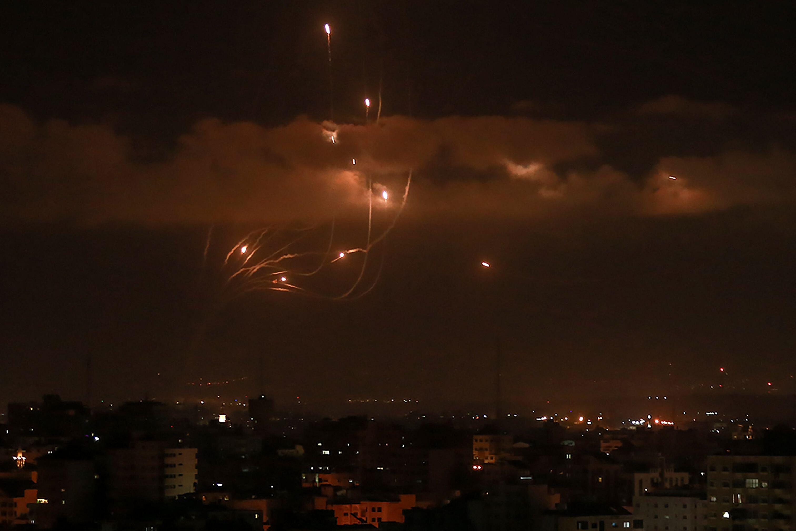 Cât de mult i-ar ajuta pe militarii ucraineni sistemul israelian Iron Dome împotriva artileriei ruse