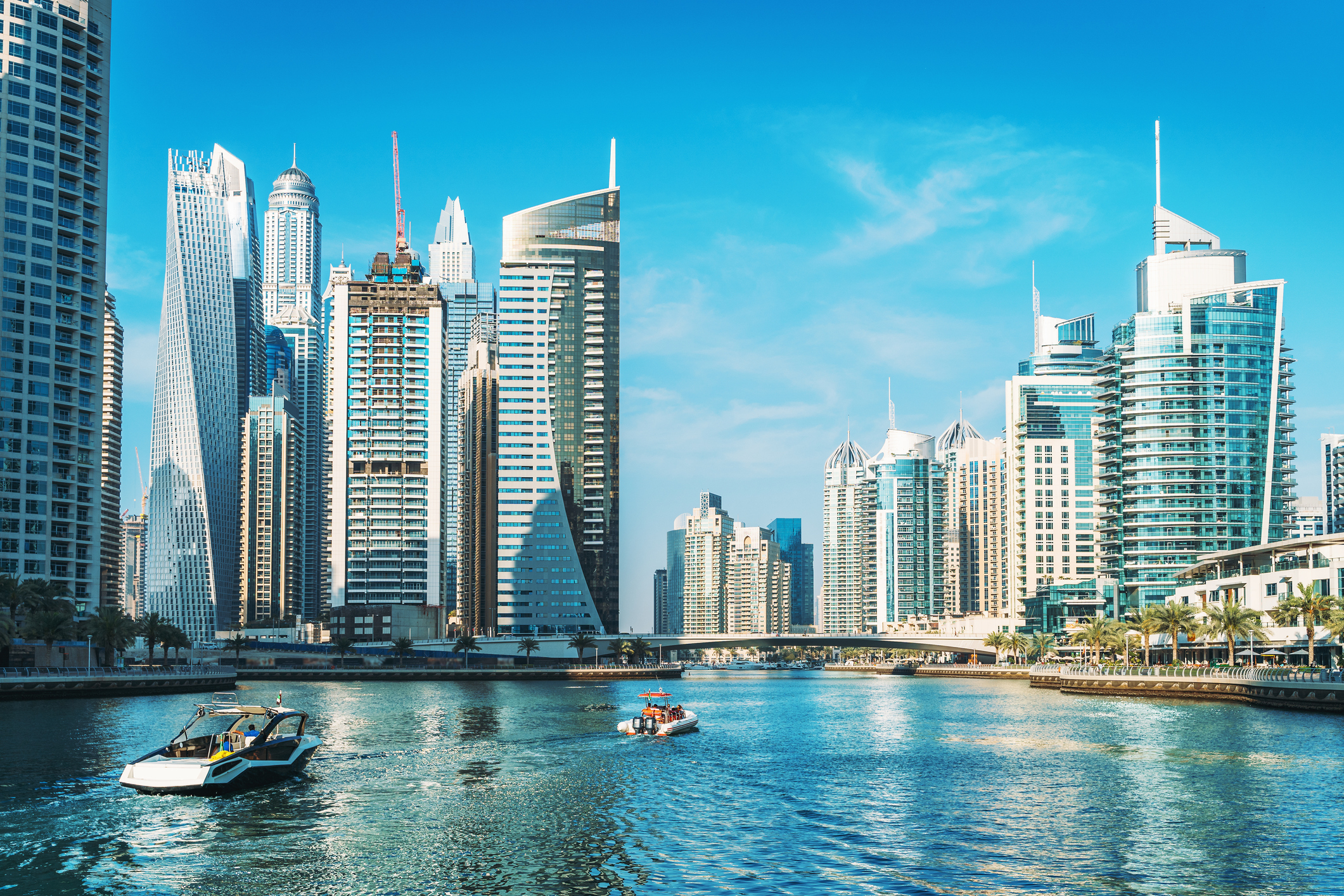 De ce a devenit Dubaiul refugiul preferat al miliardarilor ruși