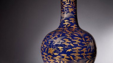 vaza portelan chinezesc din perioada Qianlong
