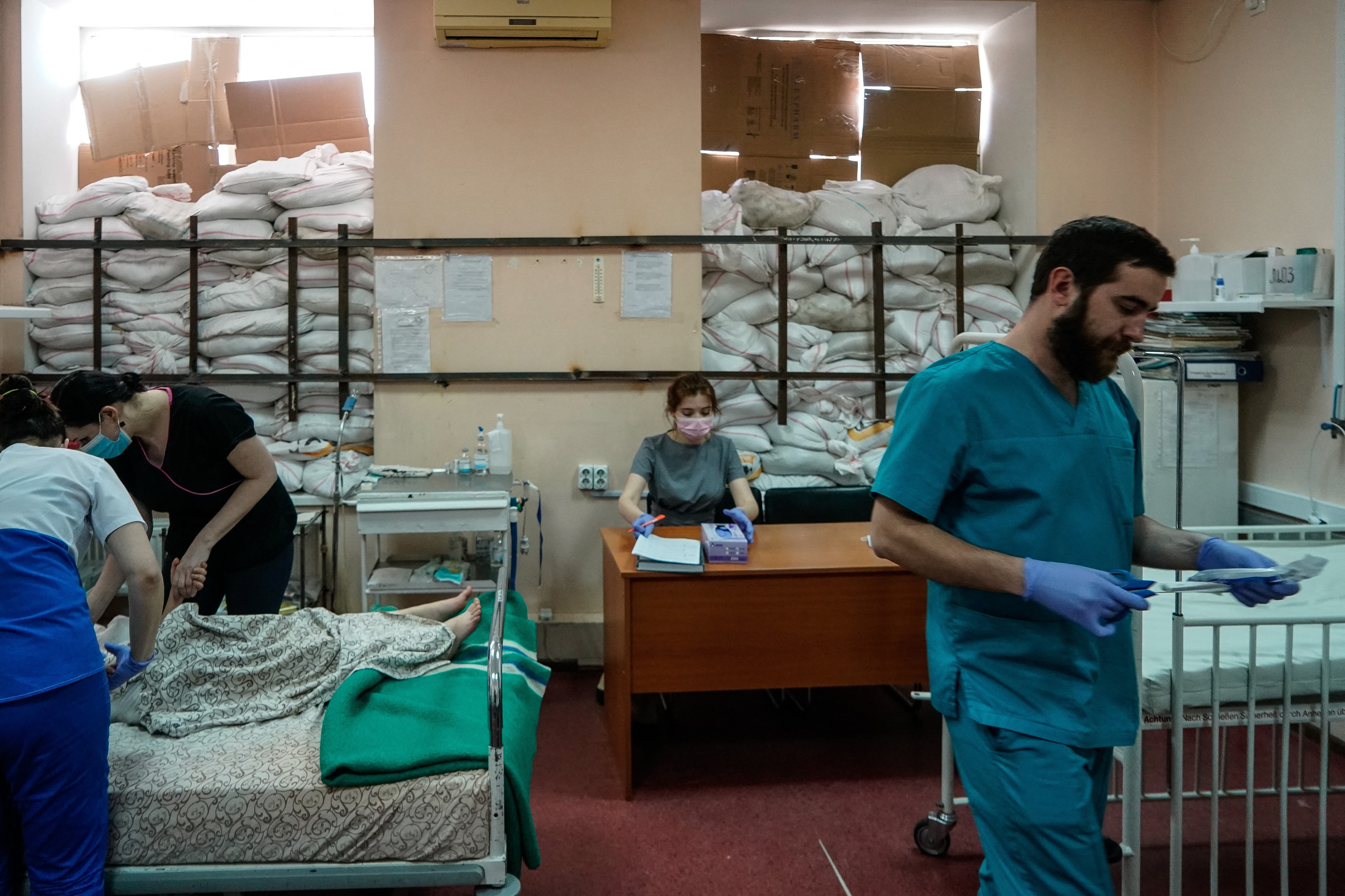 Volodimir Zelenski: Rușii au devastat 400 de spitale și centre medicale. Unele nu mai au nici măcar antibiotice de bază