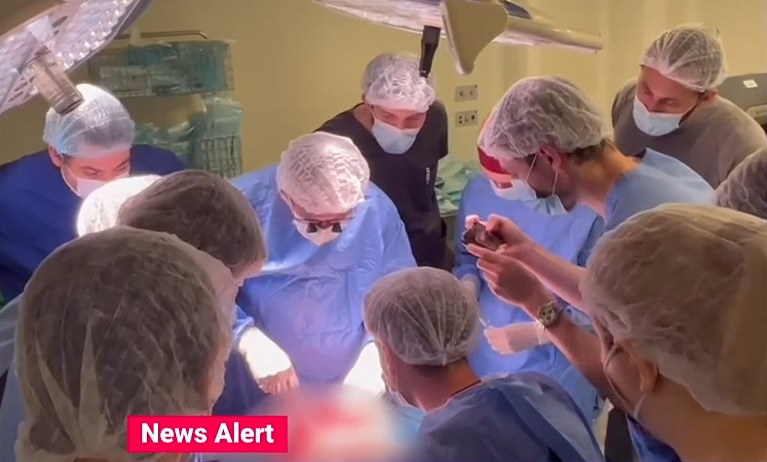 Fetița cu hepatită a fost operată. Tânărul de 17 ani de la care a primit transplantul de ficat a salvat încă patru vieți