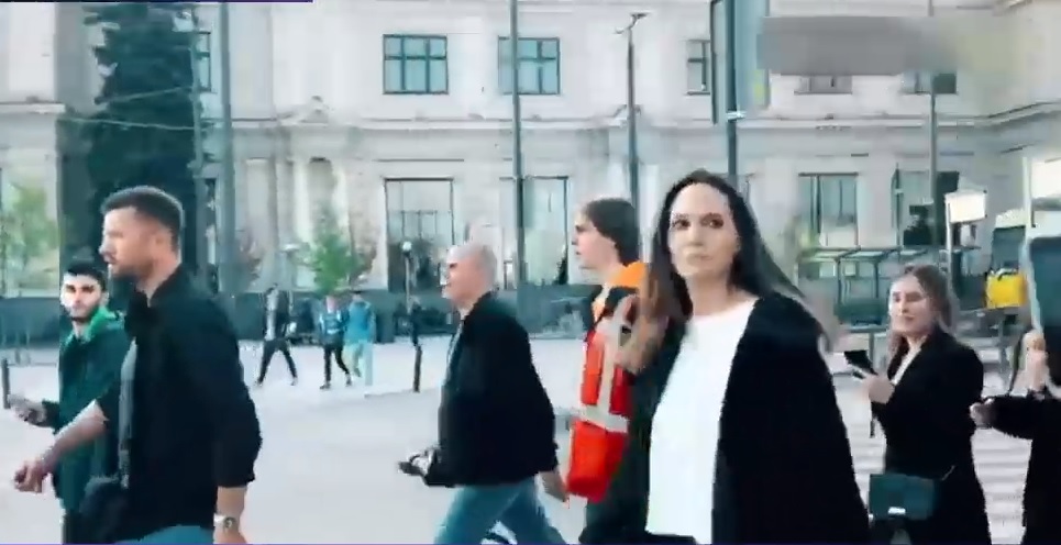 Angelina Jolie, vizită cu emoții în Ucraina. Actrița a fost dusă într-un adăpost după ce au început să sune sirenele antiaeriene