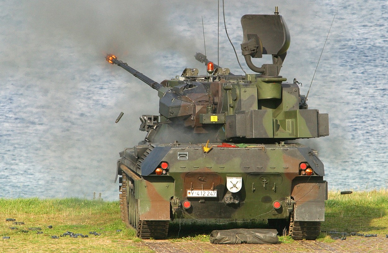 Precizie chirurgicală. Un sistem antiaerian Ghepard doboară cu doar câteva focuri o dronă rusească Shahed