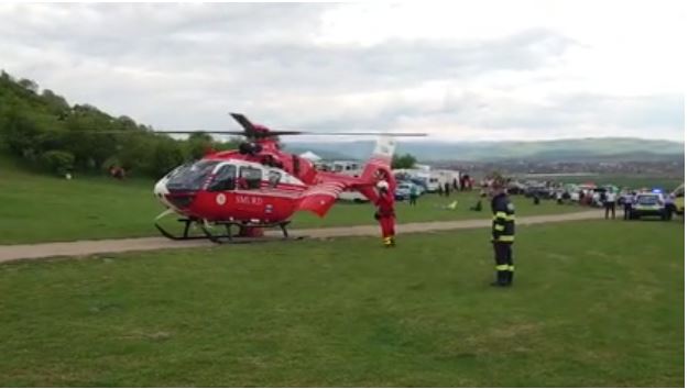 Un ATV pe care se aflau doi copii s-a răsturnat în zona Râpa Roșie. La locul intervenției se află un elicopter SMURD