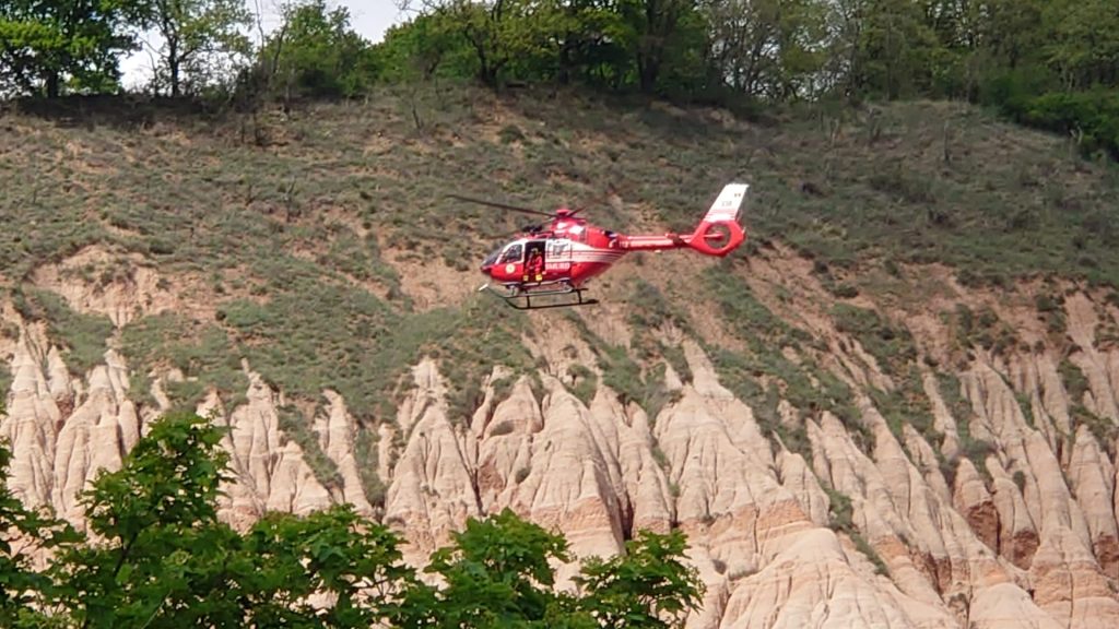 Un ATV pe care se aflau doi copii s-a răsturnat în zona Râpa Roșie. Victimele au fost recuperate de salvatori și duse la spital