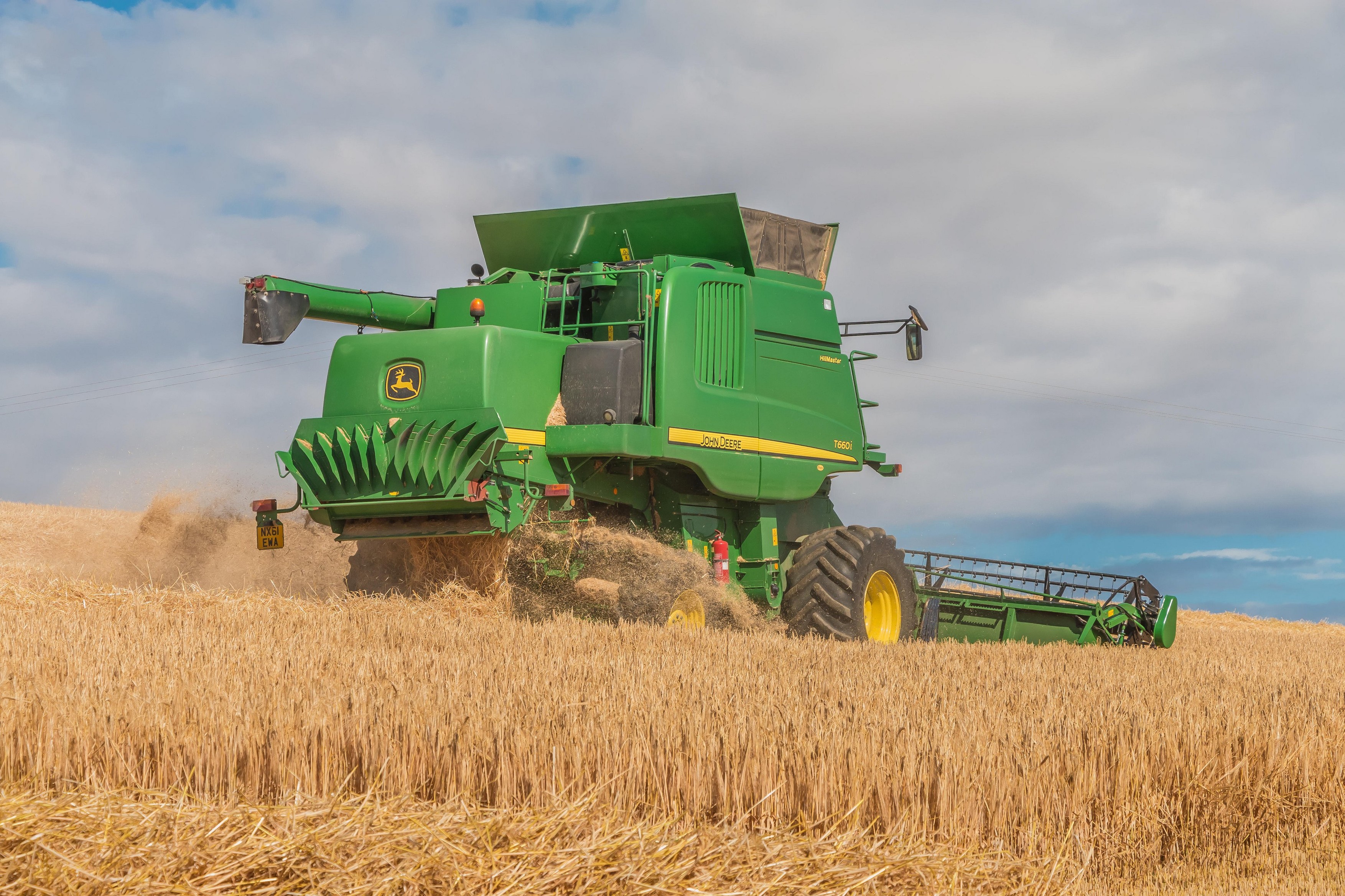 Rușii au furat din Ucraina mașini agricole în valoare de 5 milioane de dolari. Ce s-a întâmplat când le-au trimis acasă
