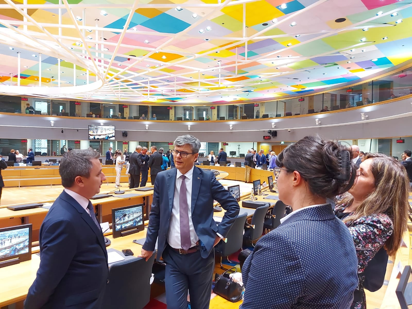 Virgil Popescu, după reuniunea miniștrilor Energiei din UE: Situaţia în România e stabilă, nu avem contracte directe cu Gazprom