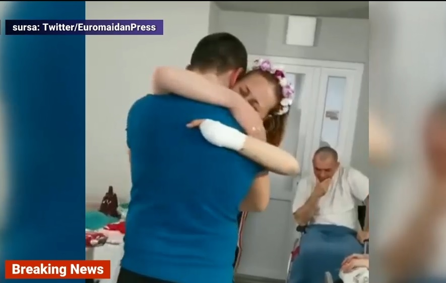 VIDEO. Imagini emoționante într-un spital din Ucraina: dansul mirilor cu mireasa rămasă fără picioare de la o mină rusească
